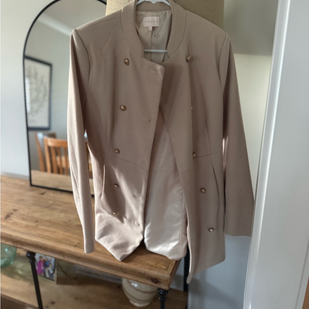 Entro Tan Coat with Notched Lapel and Tailored Fit